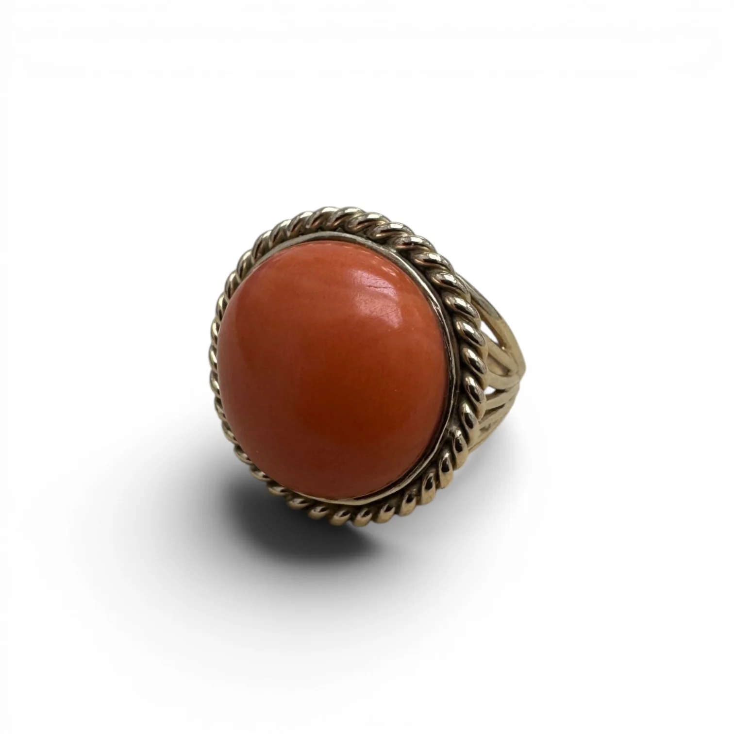 Estate Coral Cabochon Rope Ring - Image 3