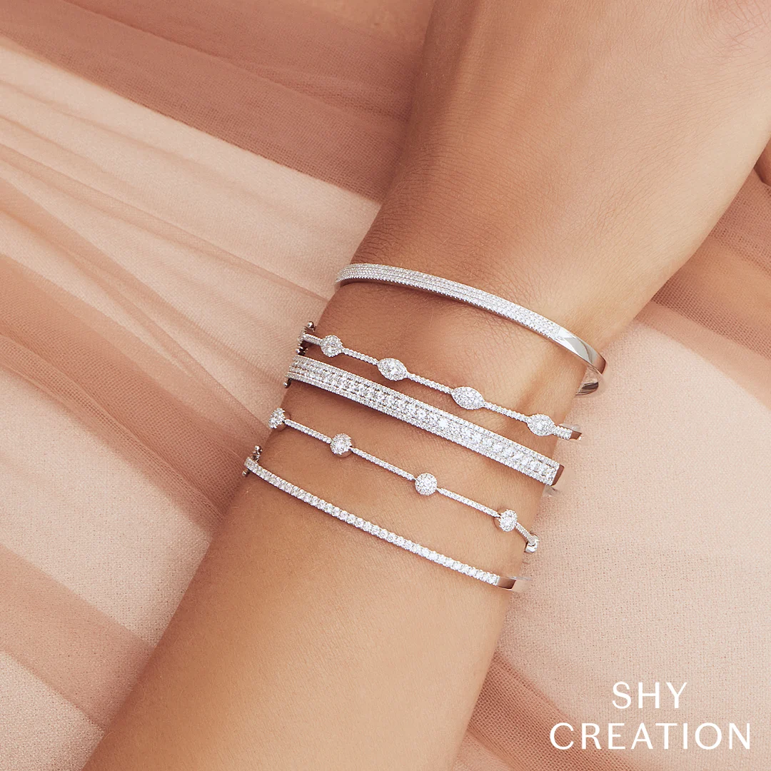 Pavé Diamond Hinged Bangle Bracelet - Image 4